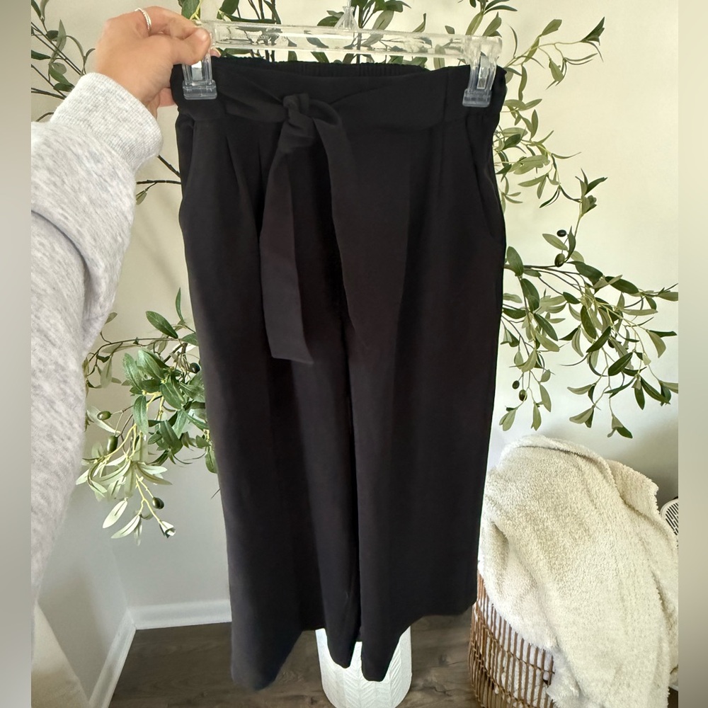 Lululemon Athletica Black Tie-Waist Wide Leg Cropped Pants
